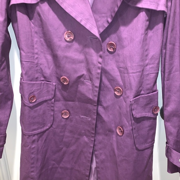 Purple trench coat. - Picture 6 of 8